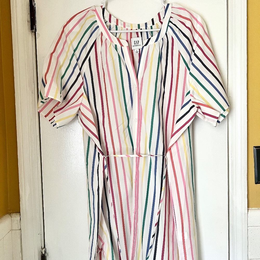 Brand new Gap multi-colored Maternity top size large